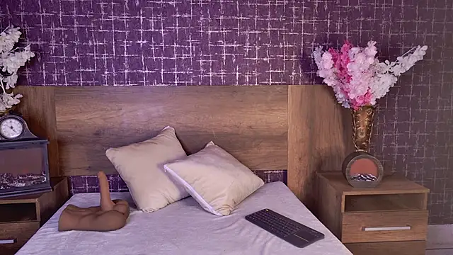 zyrastorm online show from 12/17/25, 04:23