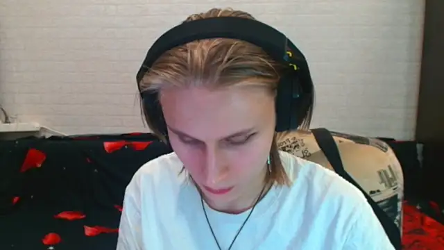 VerucaHalston online show from 11/20/25, 01:34