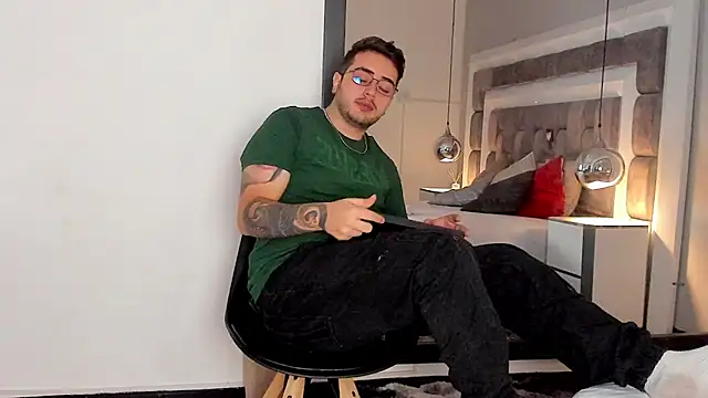 Ethan Greys online show from 11/30/25, 03:40