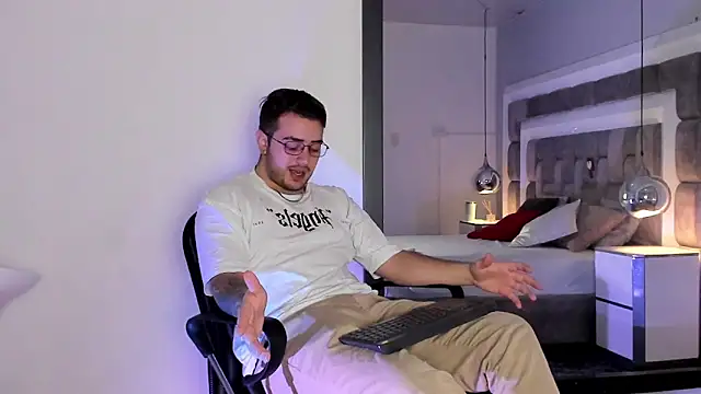 Ethan Greys online show from 12/01/25, 04:24