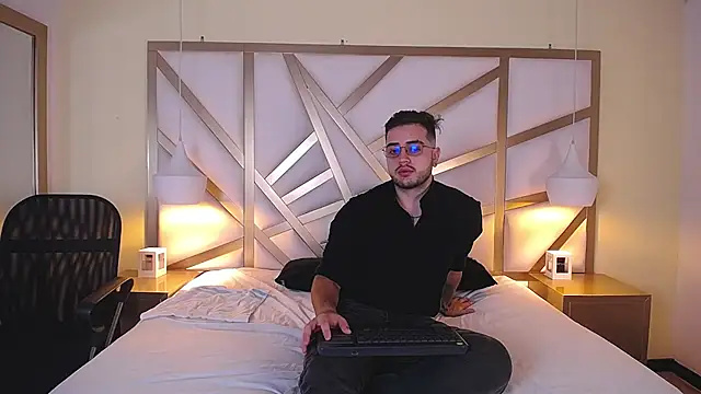 Ethan Greys online show from 12/03/25, 04:13