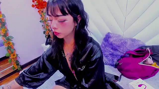  Ivy Luna online show from 04/05/26, 12:50