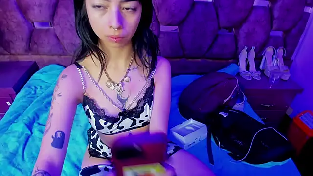  Ivy Luna online show from 05/17/26, 06:41