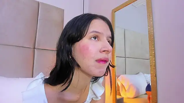 angelaG1 online show from 11/22/25, 08:18