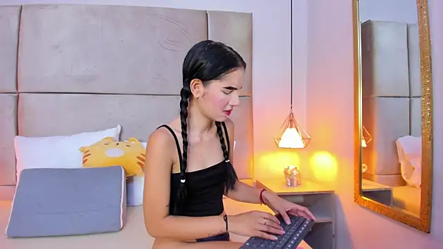 angelaG1 online show from 12/03/25, 08:30