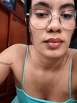 Snapshot of Mia_saaenz chatting on 11/14/25, 09:18 Mia saaenz online show from 11/14/25, 09:18