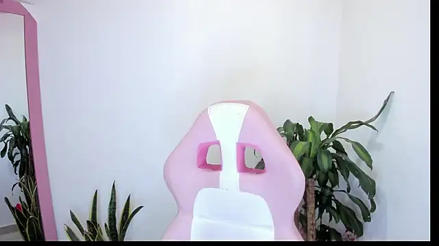 SOFIA SWEETT22 online show from 12/05/25, 01:21