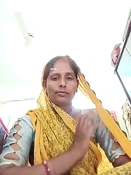 Snapshot of Pirvesh_singh chatting on 11/15/25, 06:39 Pirvesh singh online show from 11/15/25, 06:39