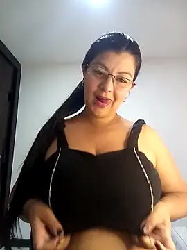 CelesteAlvarez1989 online show from 05/13/26, 05:09