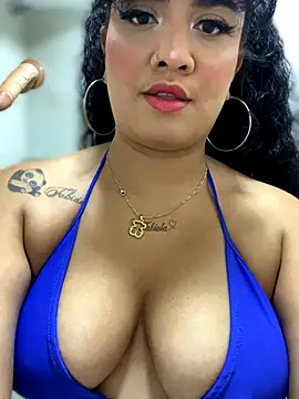 Snapshot of Zoe-star chatting on 11/15/25, 12:14 Zoe-star online show from 11/15/25, 12:14