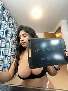 Monica17 online show from 11/18/25, 05:33