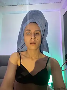 Isabella Hillss online show from 12/03/25, 12:01