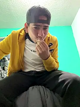 Snapshot of algila08 chatting on 11/23/25, 05:39 algila08 online show from 11/23/25, 05:39