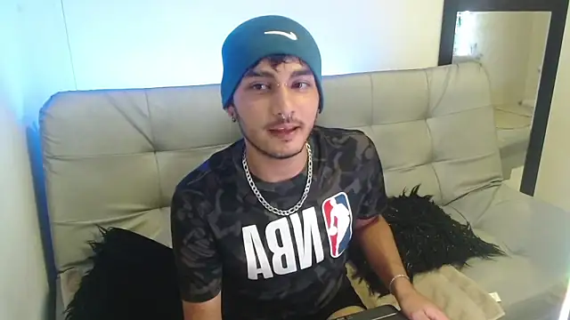 Snapshot of Brunicci chatting on 11/14/25, 07:12 Brunicci online show from 11/14/25, 07:12