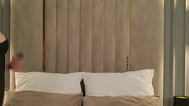RileyHeaven online show from 06/09/26, 08:32