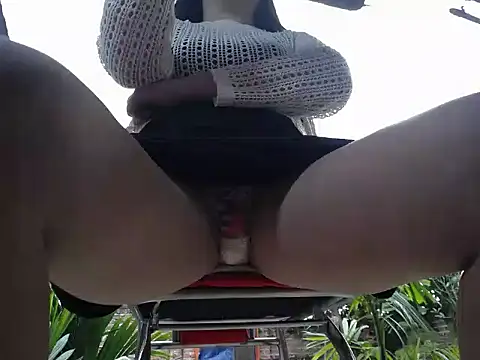 Amos Eva online show from 12/17/25, 01:10