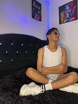 Snapshot of Luigi_cumming1 chatting on 11/18/25, 08:28 Luigi cumming1 online show from 11/18/25, 08:28