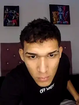 Snapshot of Luigi_cumming1 chatting on 11/19/25, 06:13 Luigi cumming1 online show from 11/19/25, 06:13