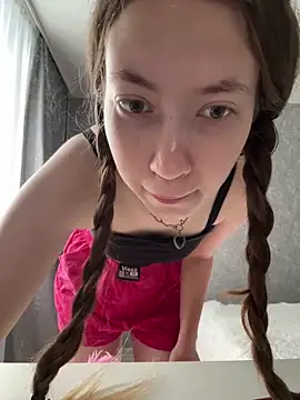 Holy Poly online show from 12/18/25, 08:30