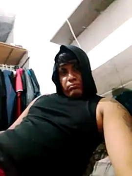 LogaBlade online show from 04/19/26, 04:57