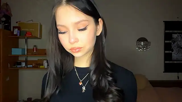 EmmaJonse online show from 12/01/25, 11:11