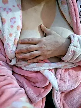 Snapshot of mnbvcxzqwertyuiop1235 chatting on 12/18/25, 12:09 mnbvcxzqwertyuiop1235 online show from 12/18/25, 12:09