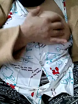 mnbvcxzqwertyuiop1235 online show from 04/08/26, 03:13