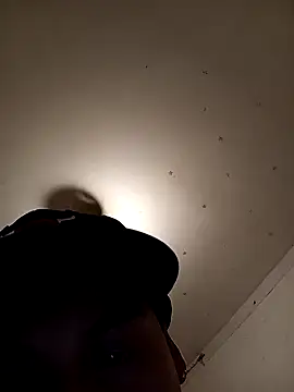 Snapshot of Mario_kit chatting on 11/14/25, 10:19 Mario kit online show from 11/14/25, 10:19