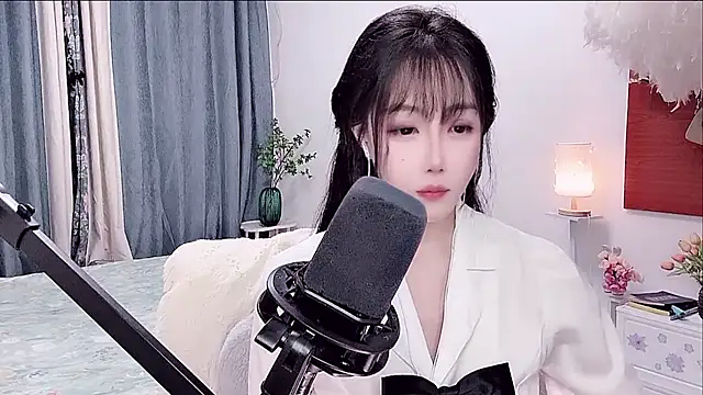 Laura 520 online show from 06/20/26, 01:16
