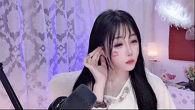 Laura 520 online show from 05/20/26, 12:35