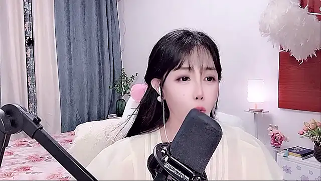 Laura 520 online show from 06/13/26, 12:47