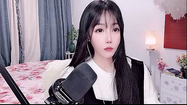Laura 520 online show from 06/05/26, 12:44