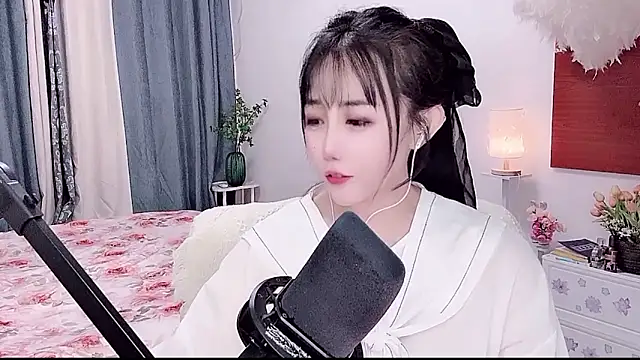 Laura 520 online show from 06/06/26, 10:31