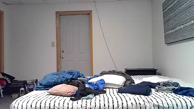 Snapshot of Redheadstud chatting on 11/17/25, 04:05 Redheadstud online show from 11/17/25, 04:05