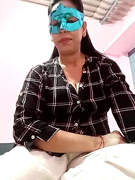 Nisha  19 online show from 11/30/25, 03:35