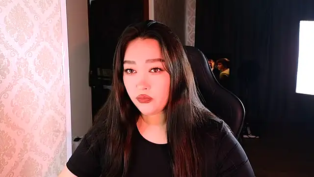 Emma Uilson online show from 11/20/25, 09:21