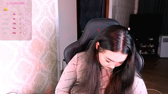 Emma Uilson online show from 04/18/26, 07:07