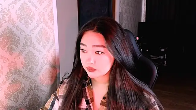 Emma Uilson online show from 12/23/25, 05:18