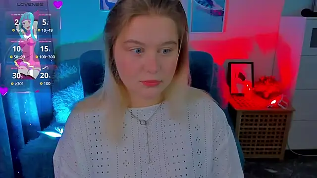 LouiseMous online show from 11/26/25, 09:15