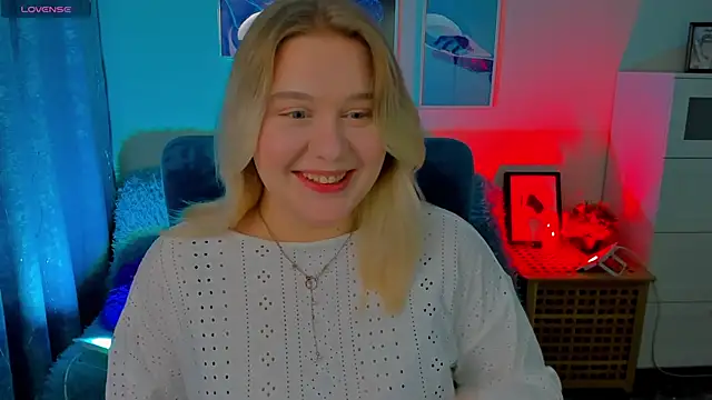 LouiseMous online show from 11/27/25, 09:04