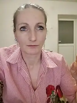 Snapshot of CrazyMaya39 chatting on 04/08/26, 10:11 CrazyMaya39 online show from 04/08/26, 10:11