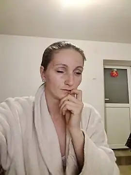 Snapshot of CrazyMaya39 chatting on 01/11/26, 08:27 CrazyMaya39 online show from 01/11/26, 08:27