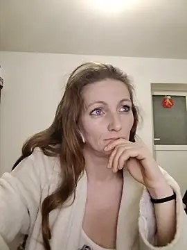 Snapshot of CrazyMaya39 chatting on 01/08/26, 09:10 CrazyMaya39 online show from 01/08/26, 09:10