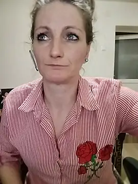 Snapshot of CrazyMaya39 chatting on 04/14/26, 09:09 CrazyMaya39 online show from 04/14/26, 09:09