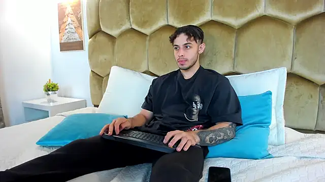 Austin coljs online show from 04/21/26, 11:39