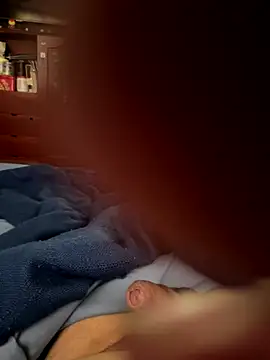 cris1122 online show from 11/21/25, 01:10