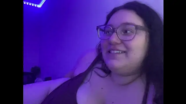 Snapshot of cherryacidxo chatting on 11/15/25, 04:11 cherryacidxo online show from 11/15/25, 04:11