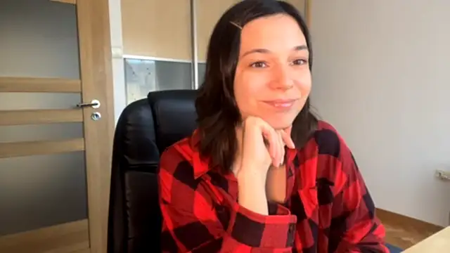 TreasaDolecki online show from 11/19/25, 10:59