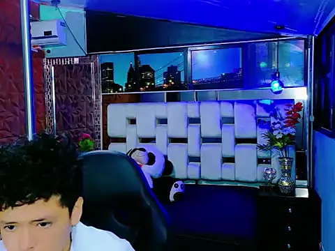 lunabustygirl online show from 11/29/25, 11:10