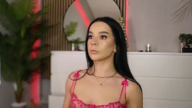 Miss Denisse online show from 12/19/25, 08:44